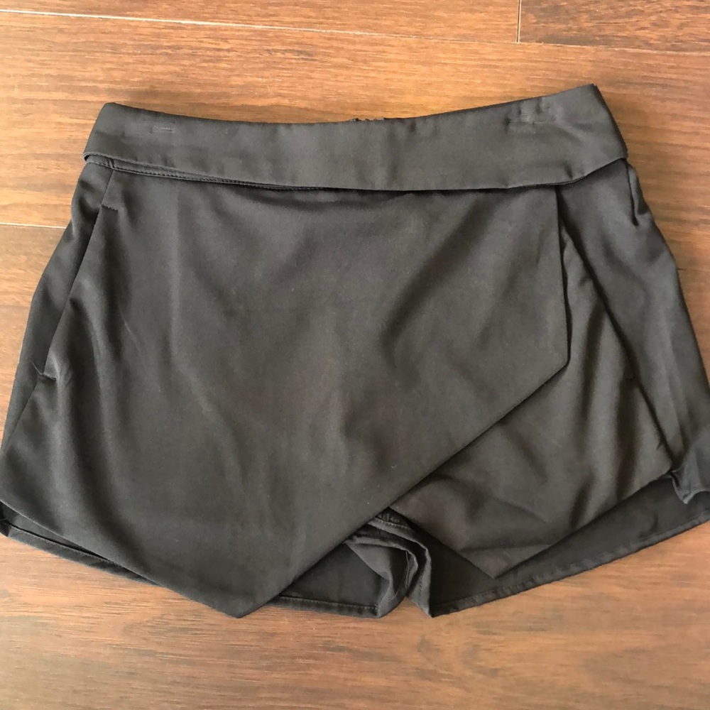 PacSun black skort